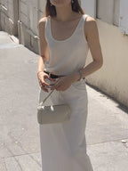 U neck sleeveless tee