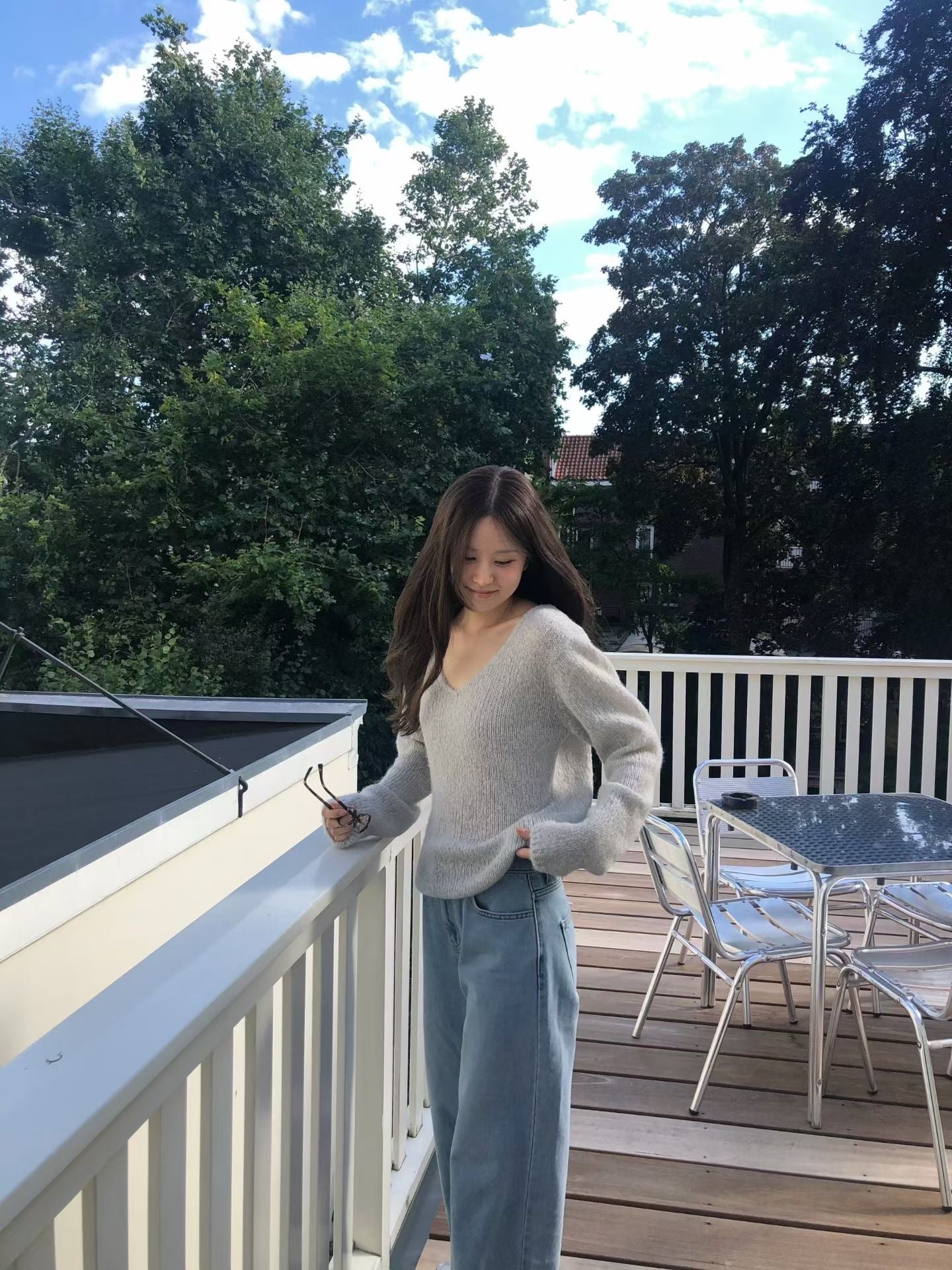 Lea v knit