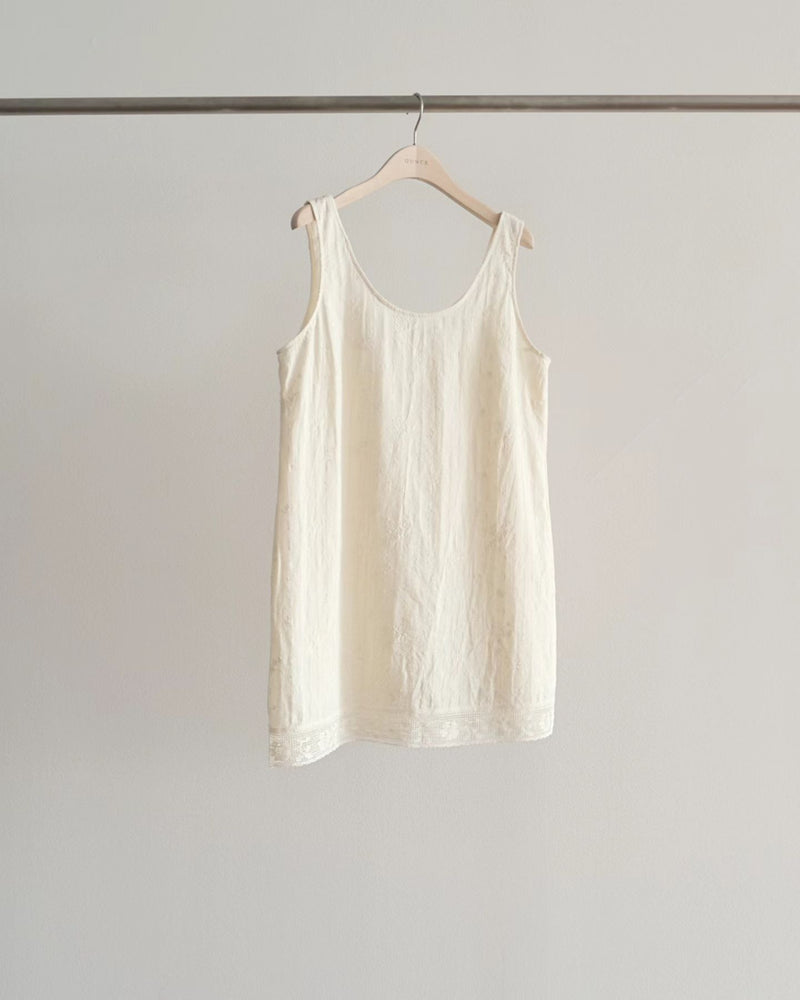 Scoop eyelet onepiece