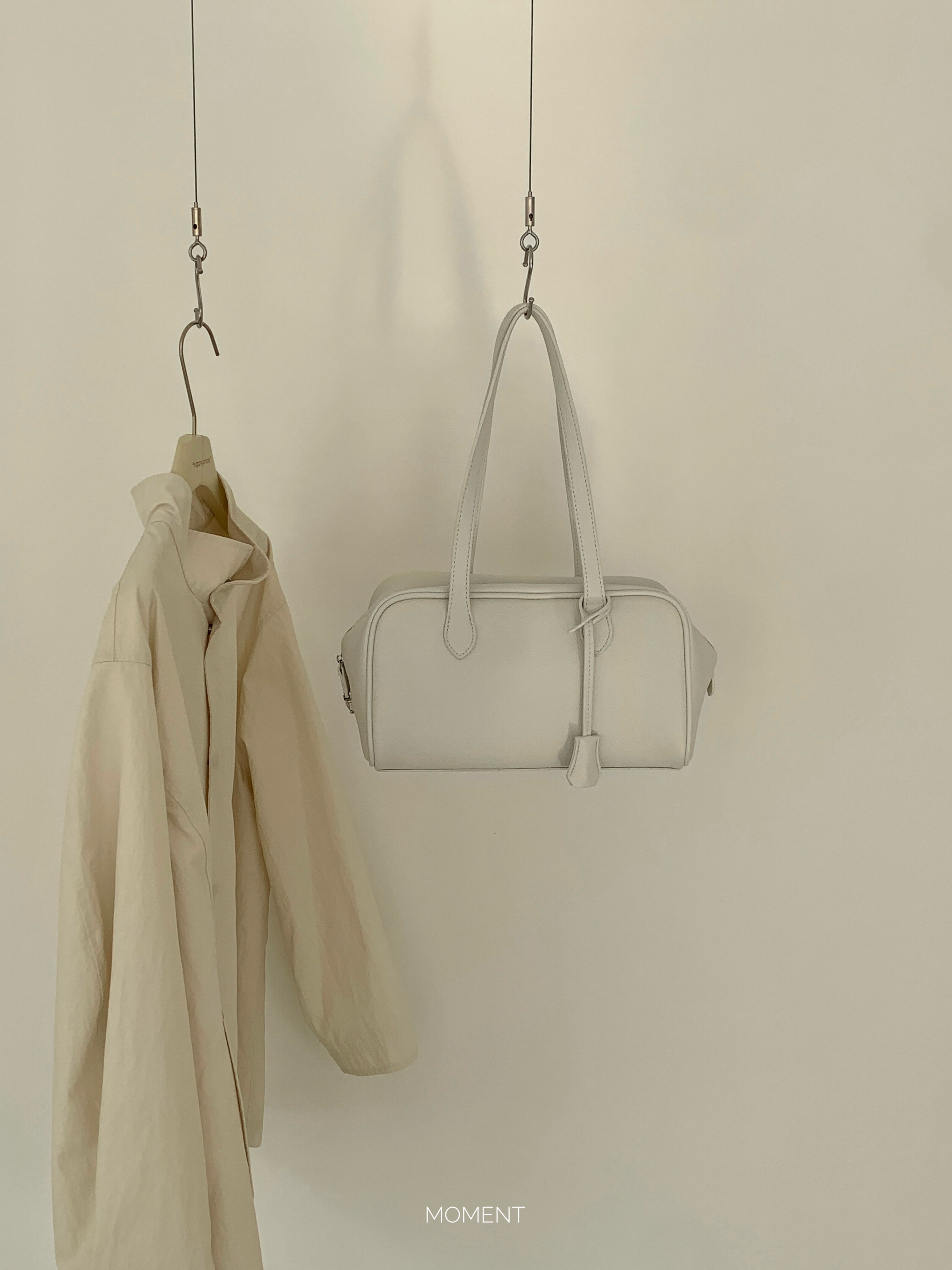 Bow shoulder bag