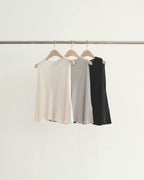 Round pleats sleeveless
