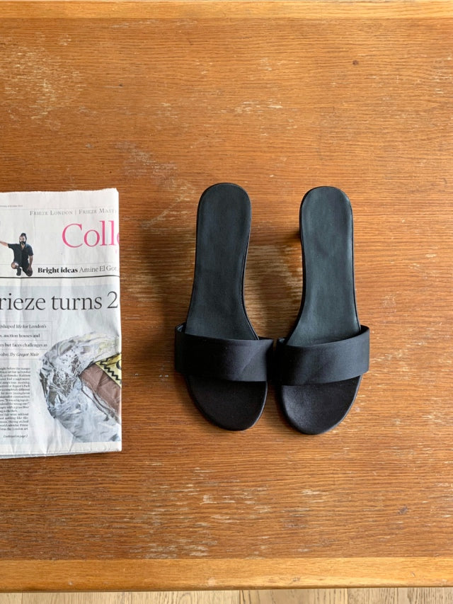 Satin mule
