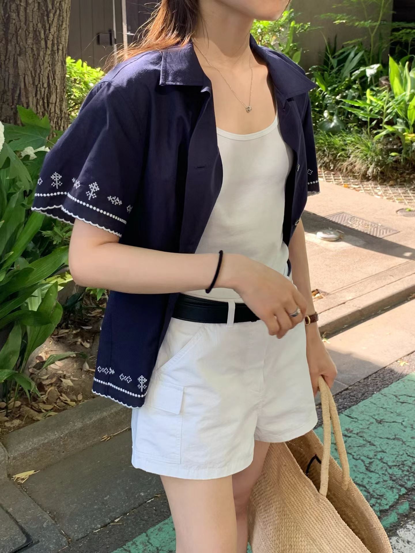 Embroidery border shirt