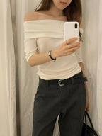 Le off-shoulder tee