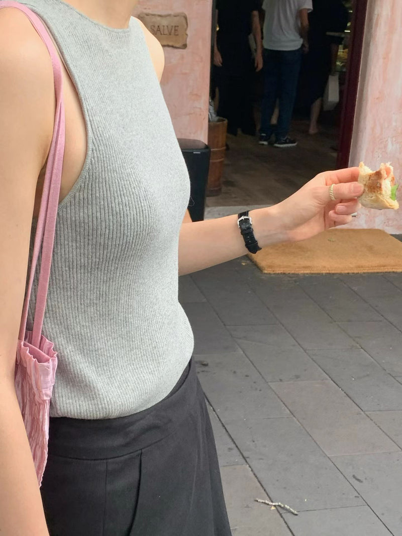 Low knit sleeveless