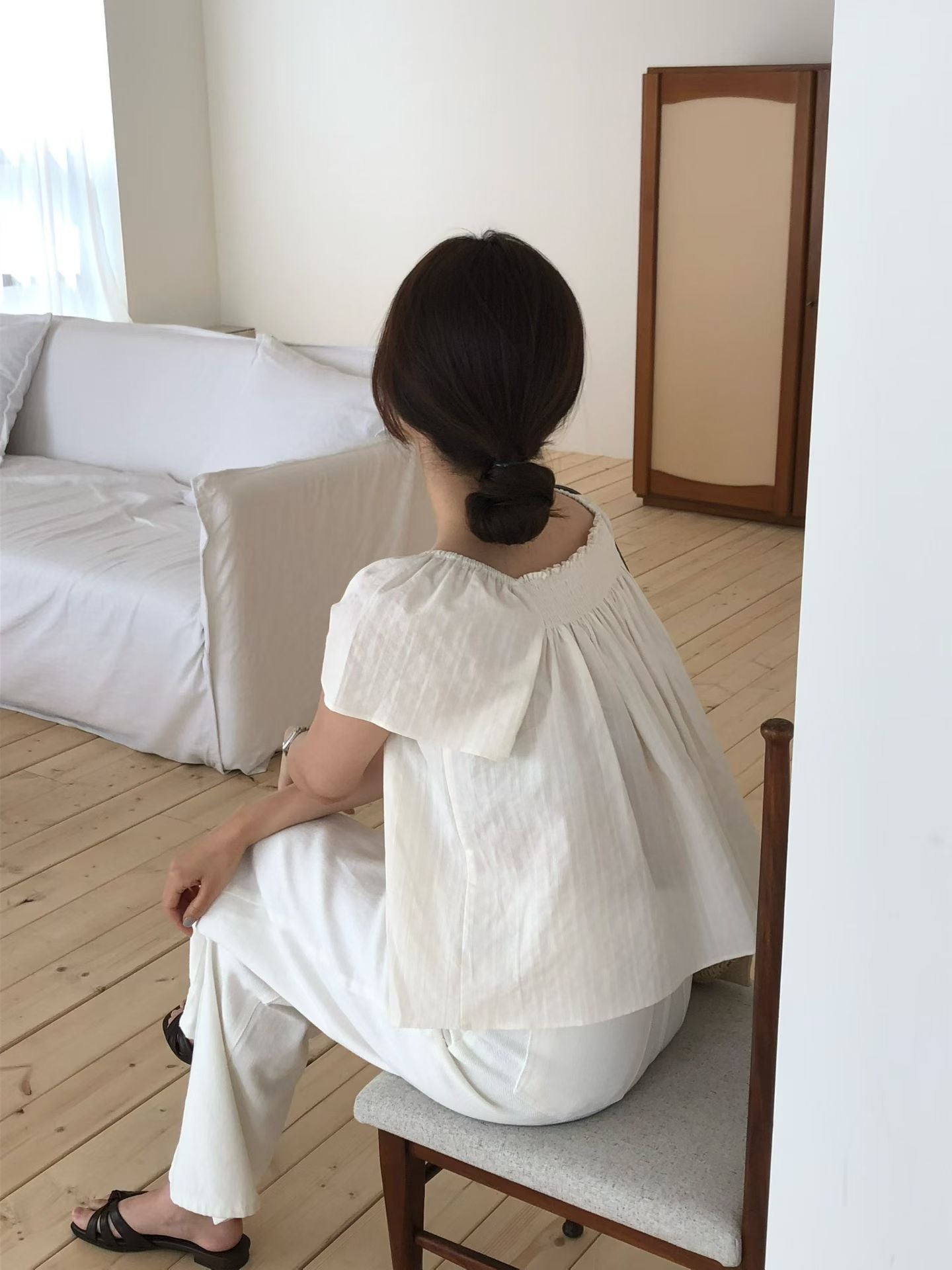 Shell shrring blouse