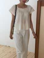 Shell shrring blouse