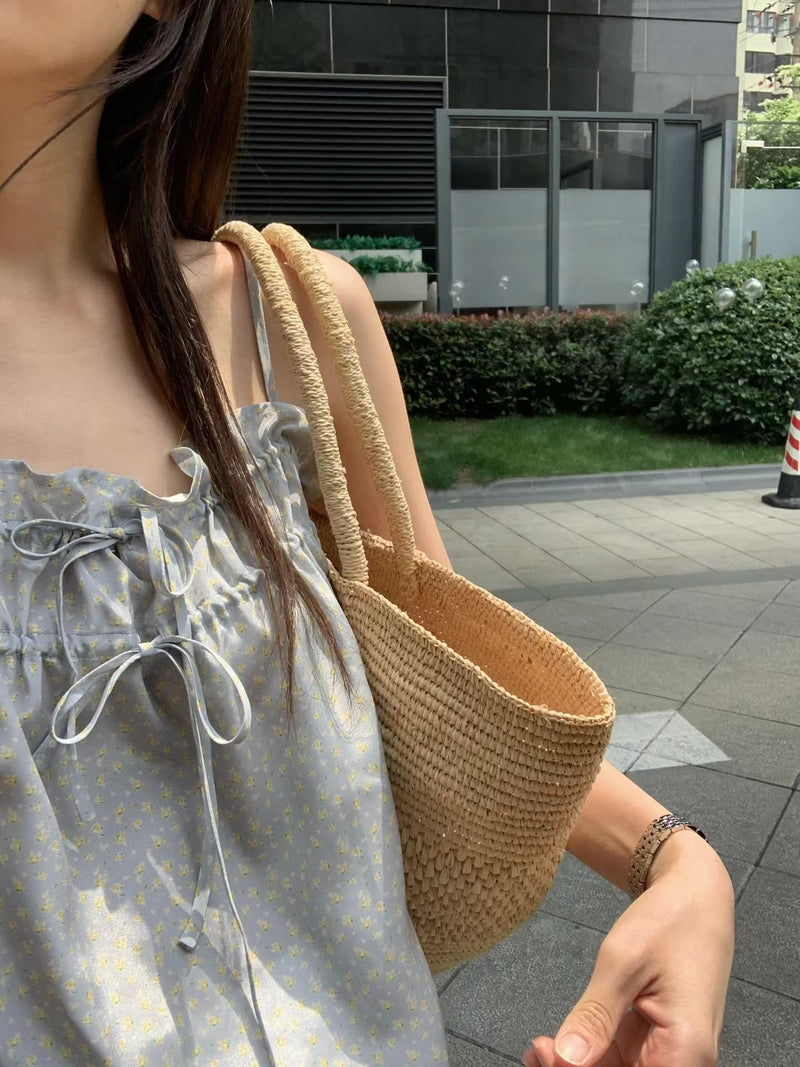 [Instock] Flower ribbon blouse (ivory)