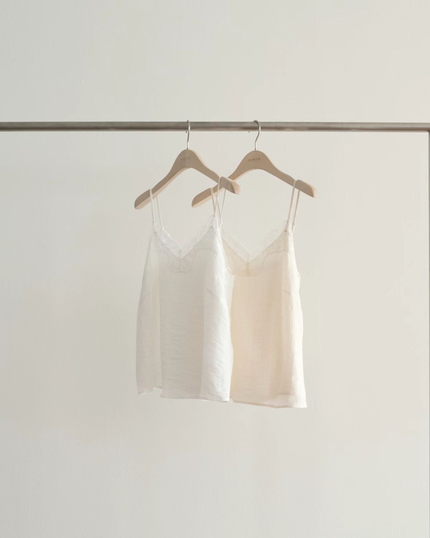 [Instock] Camisole lace blouse (ivory)