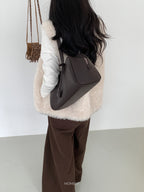 Bow shoulder bag