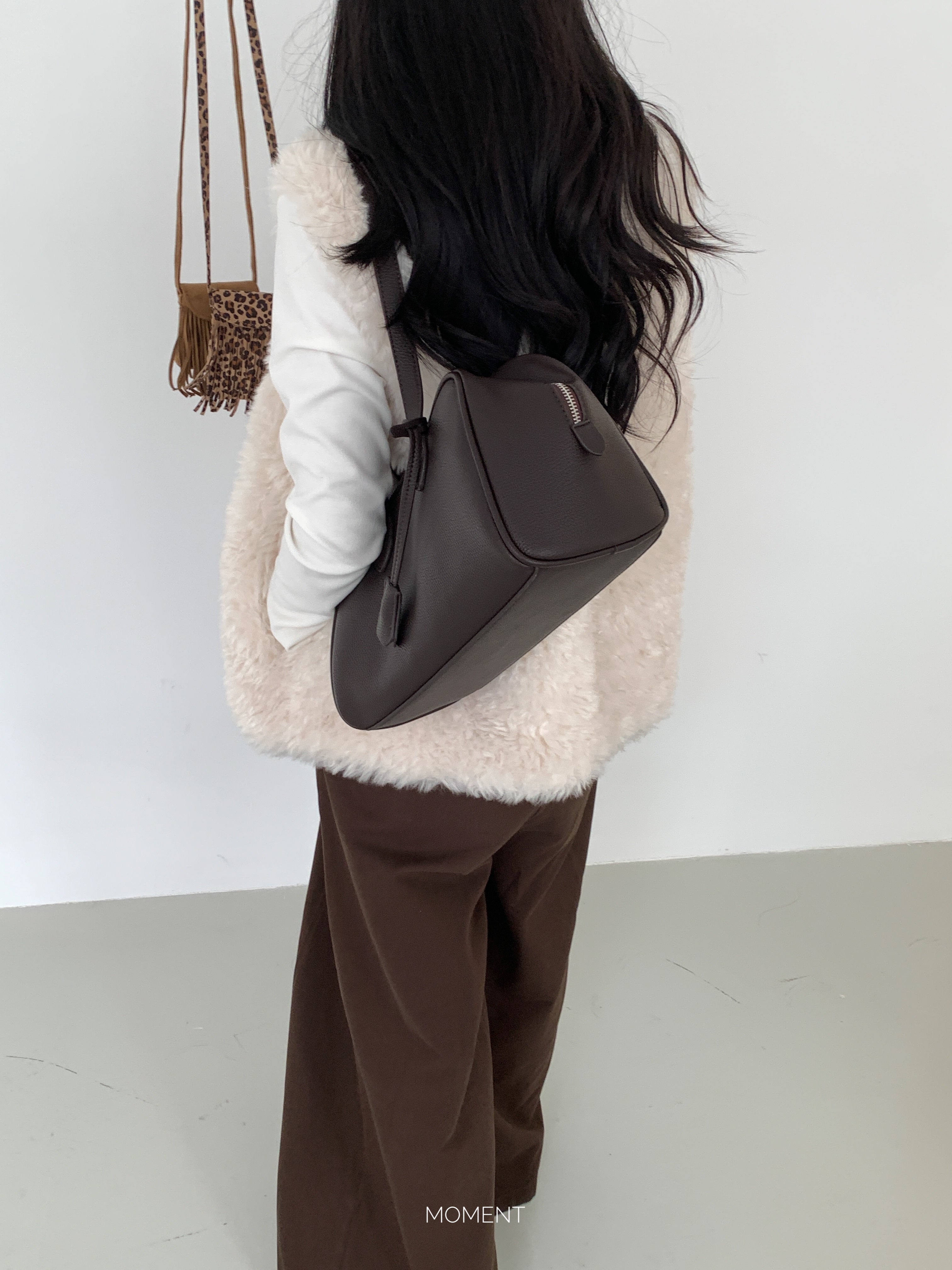 Bow shoulder bag