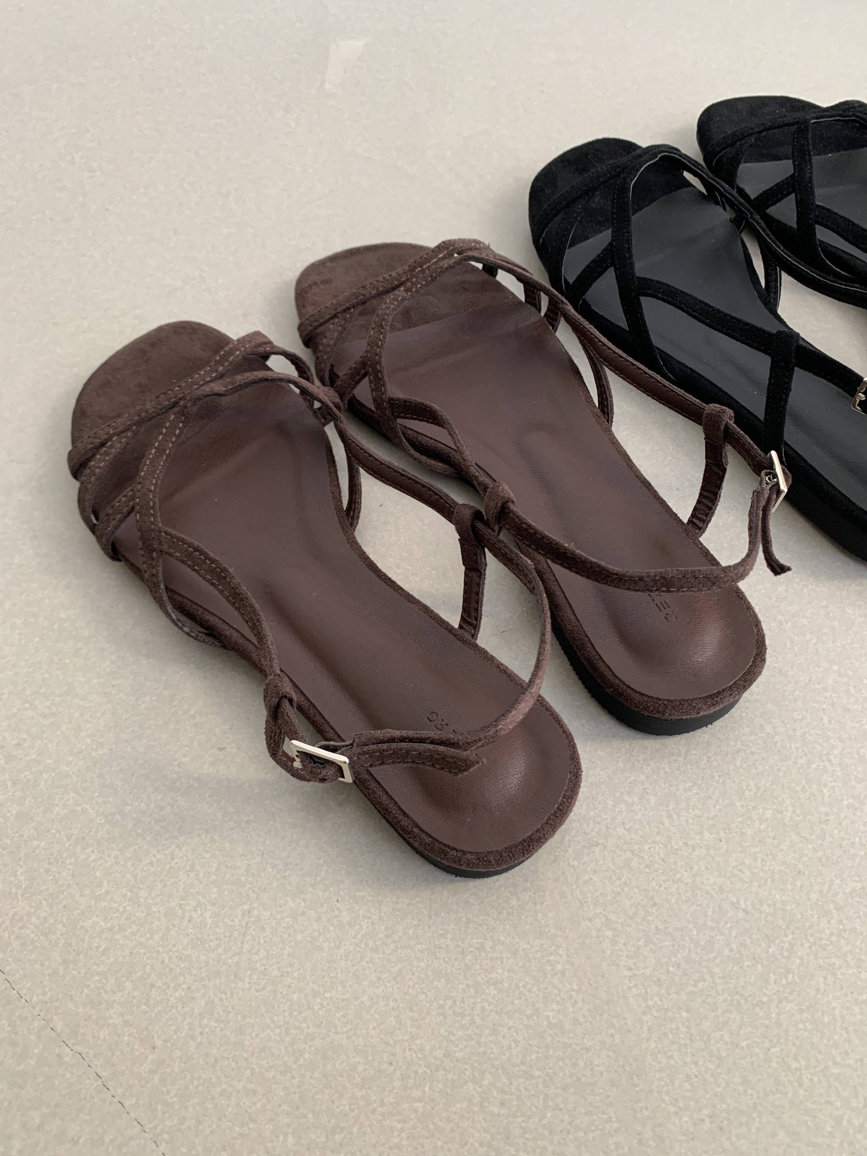 Nuance velvet line sandal