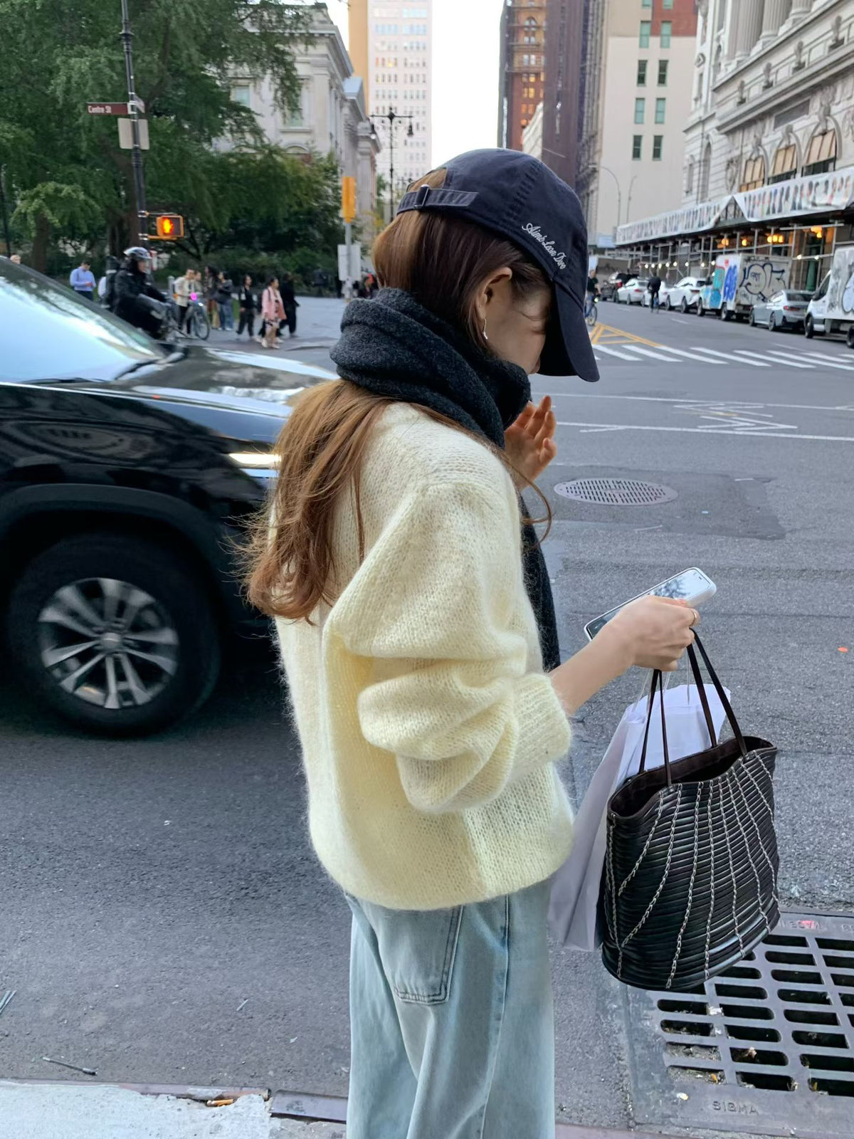 Roan mohair round knit