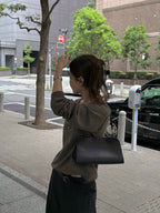 Ain v wholegarment knit