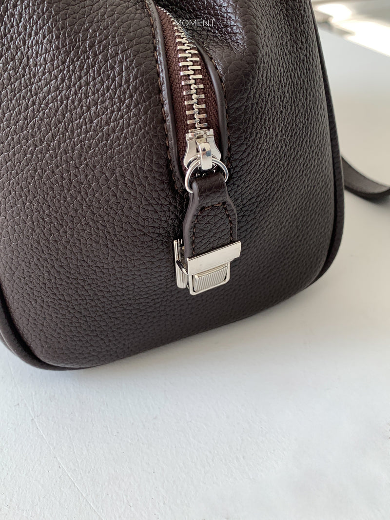 Bow shoulder bag