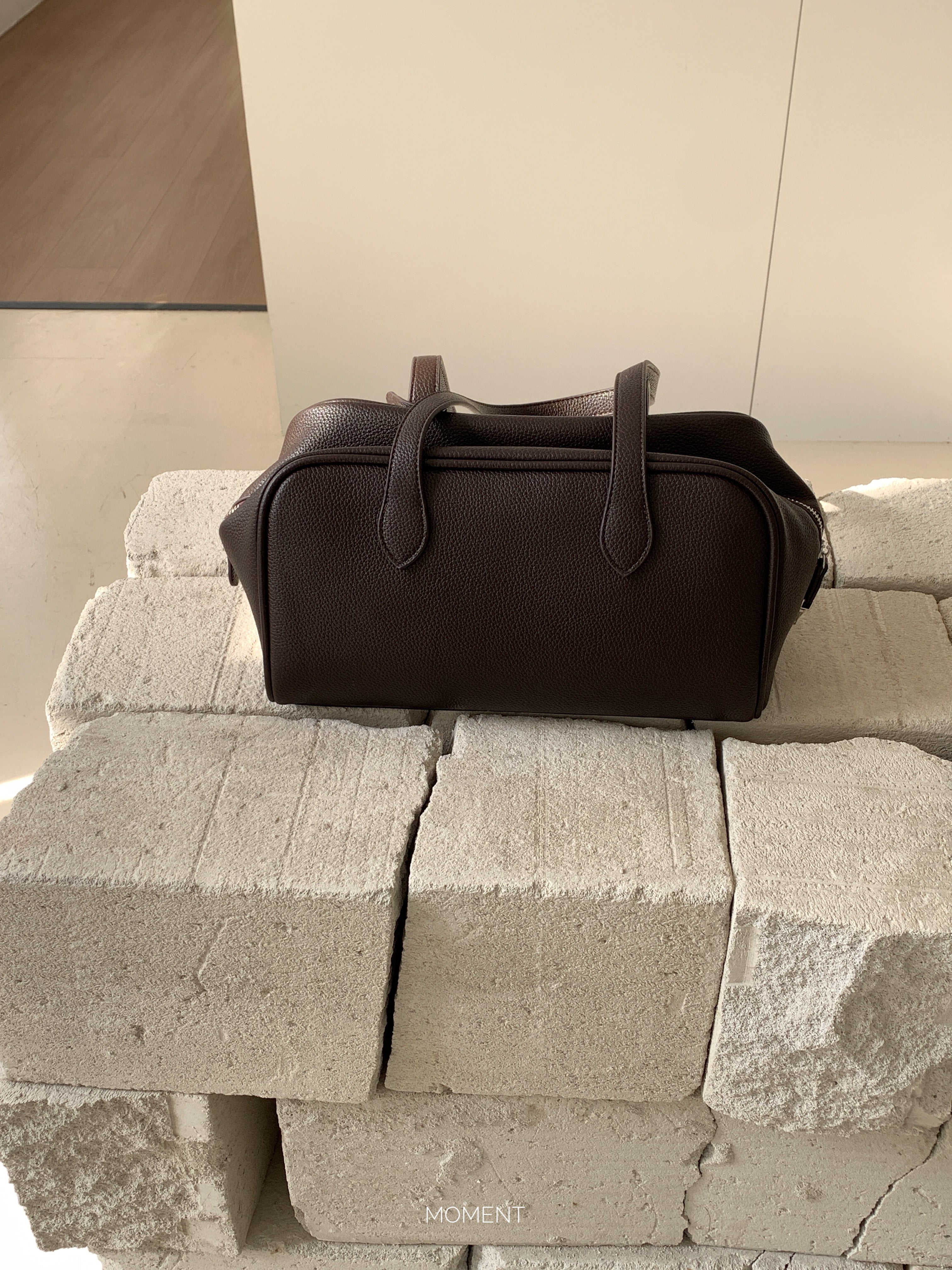 Bow shoulder bag