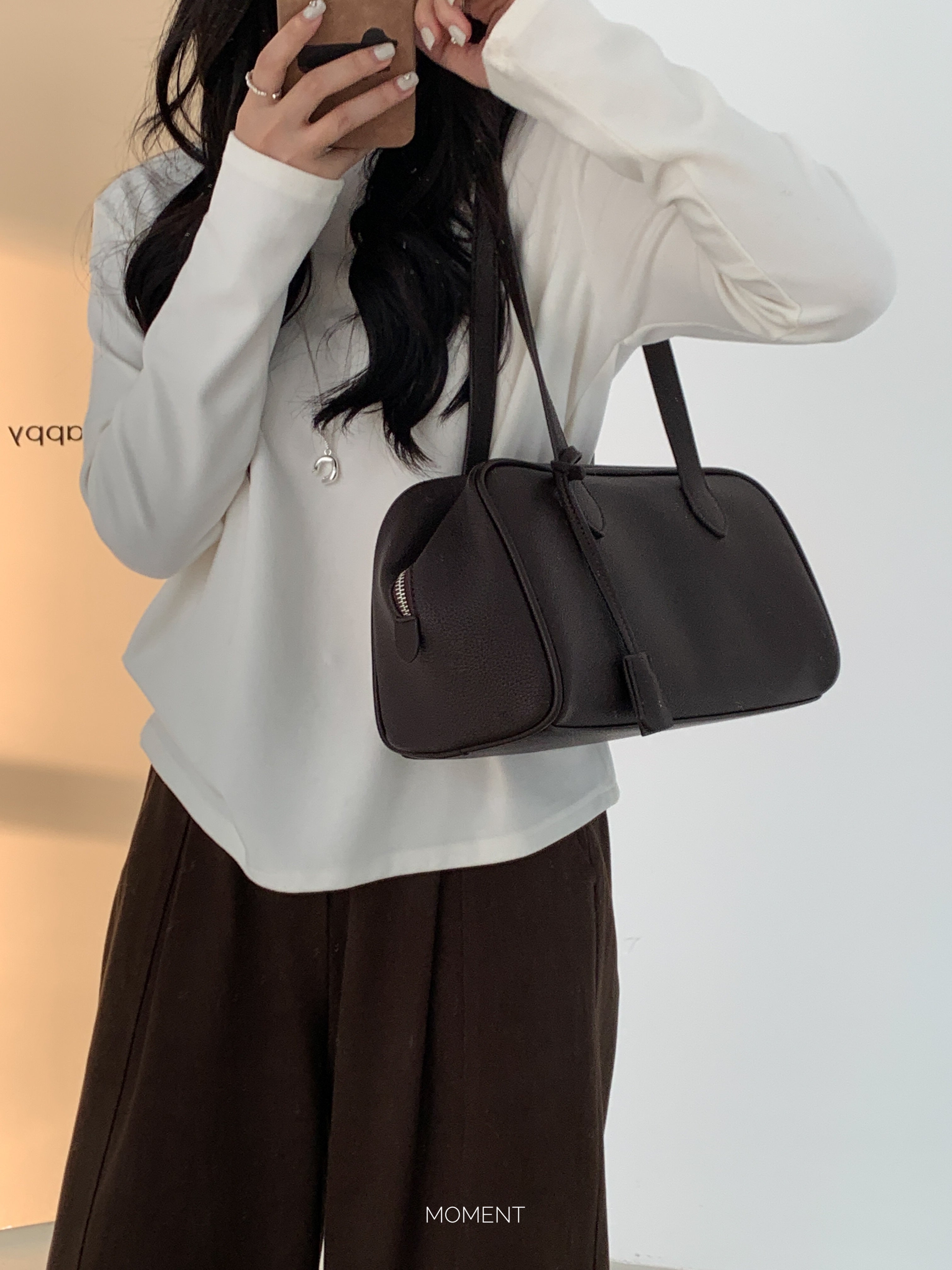 Bow shoulder bag