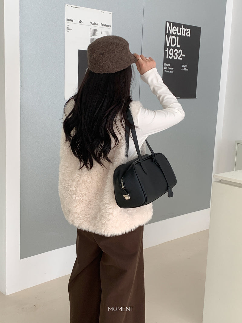 Bow shoulder bag