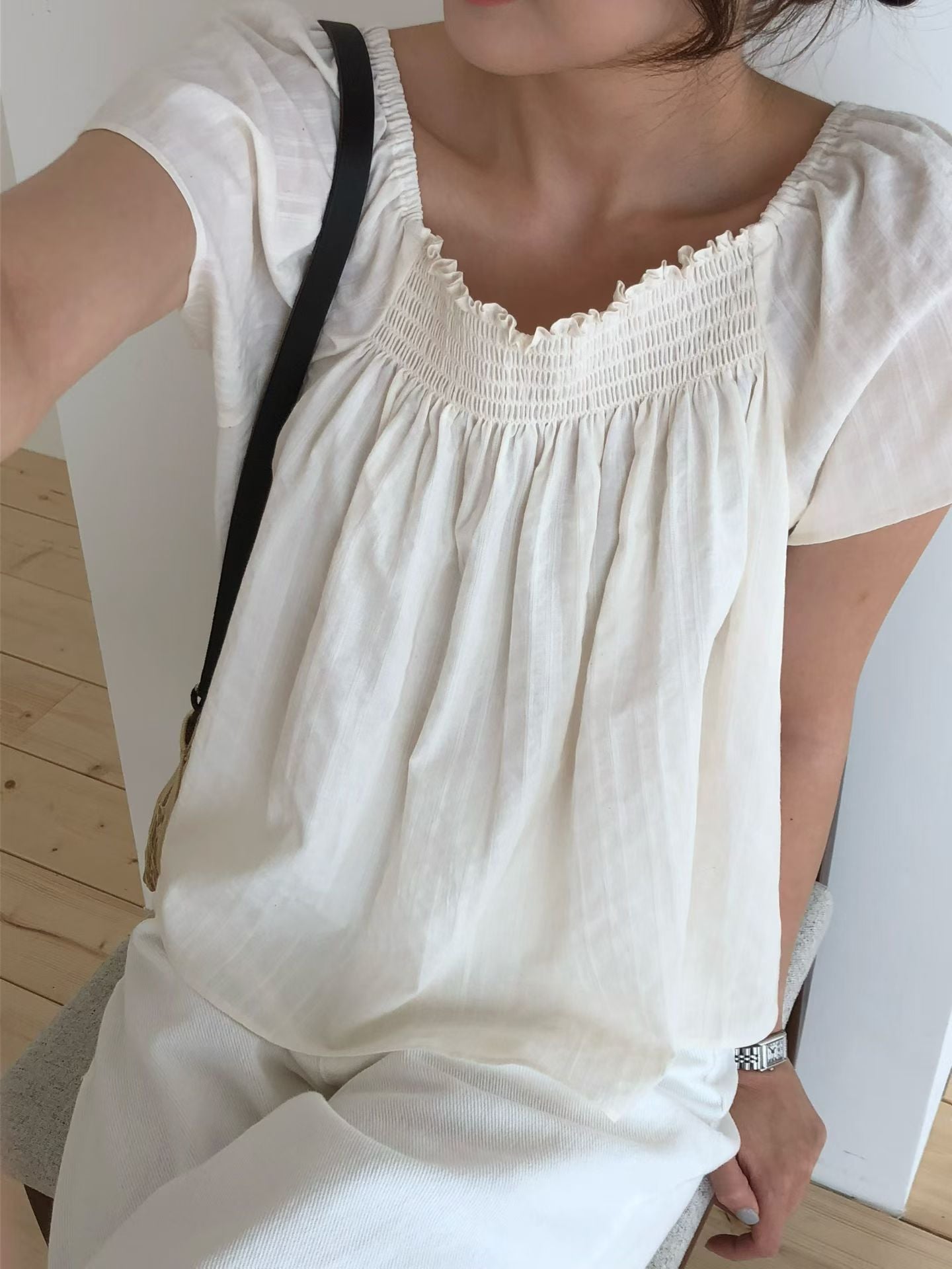 Shell shrring blouse