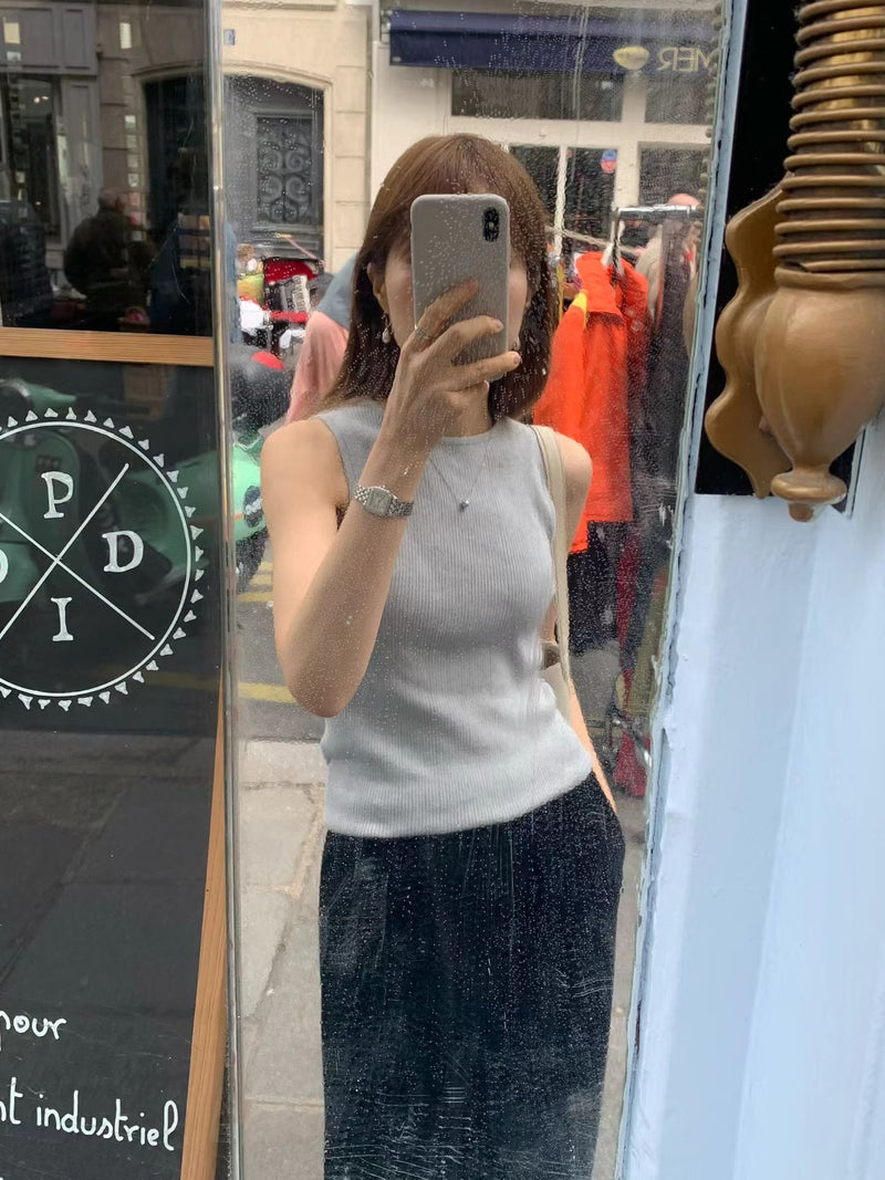 Low knit sleeveless
