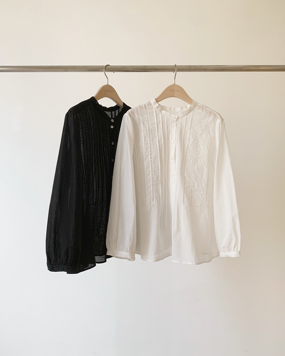 [sale] lace pintuck blouse