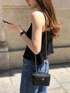 Pleats sleeveless