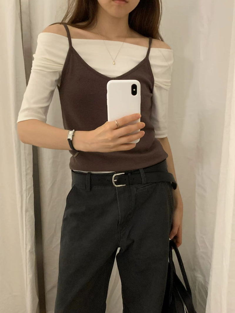 Le off-shoulder tee