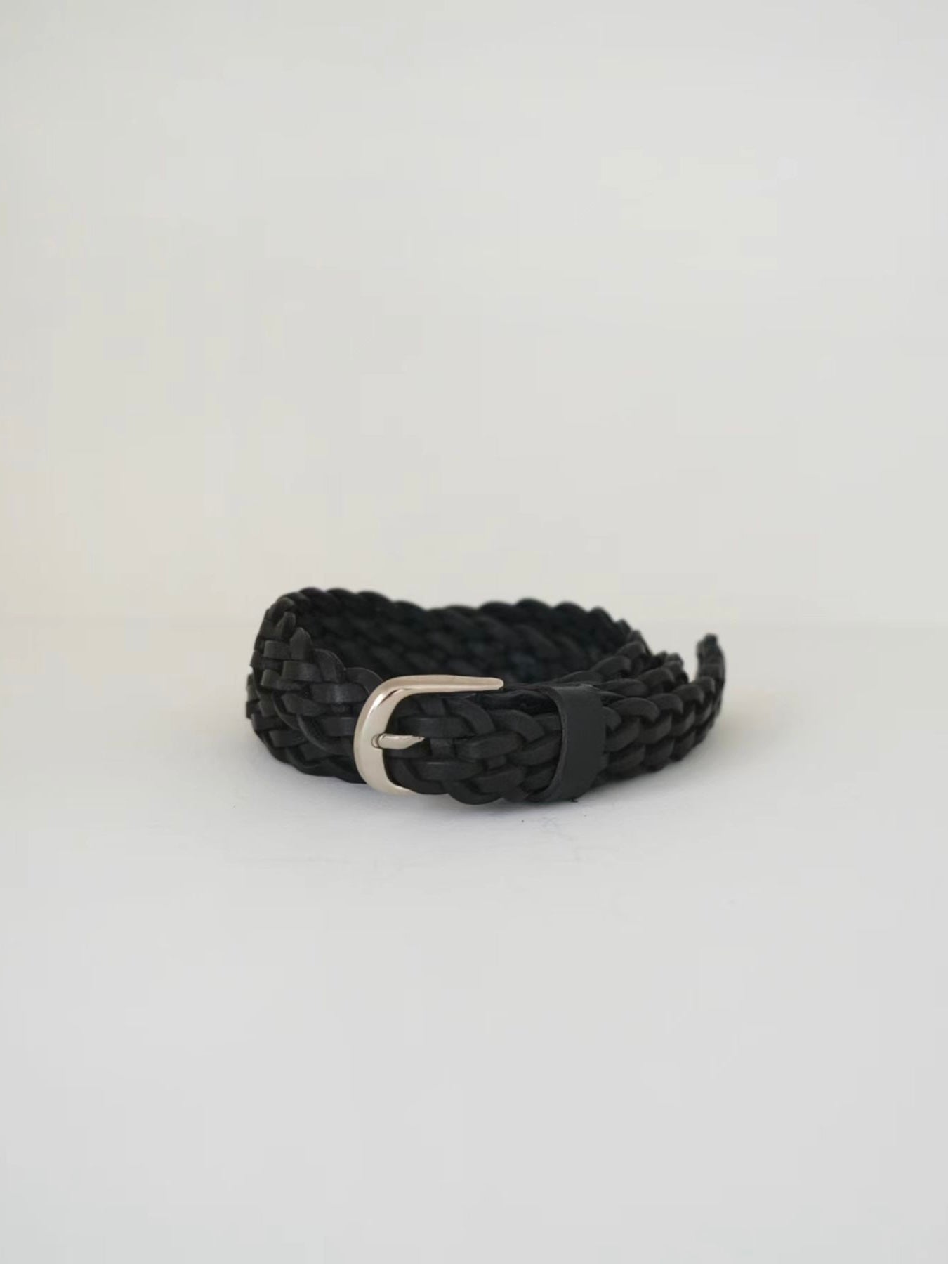 Thin twisted belt