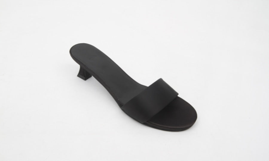 Satin mule