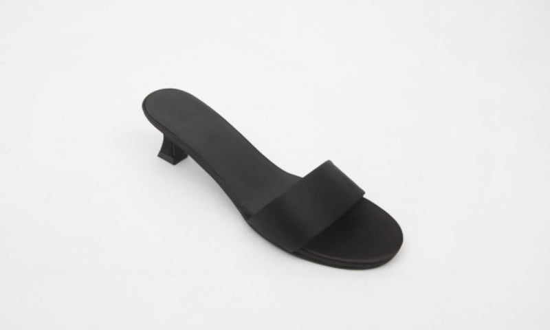 Satin mule