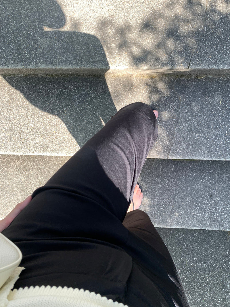 Mono capri pants