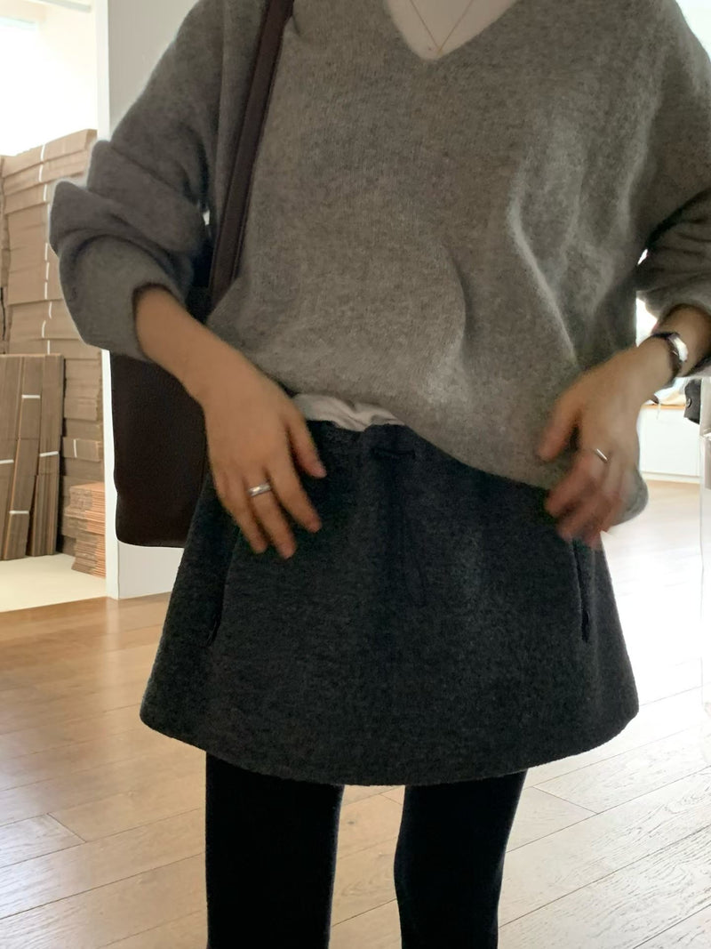 Wool boucle string skirt
