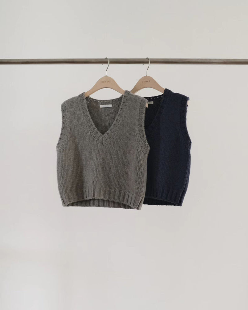 Cliff knit vest