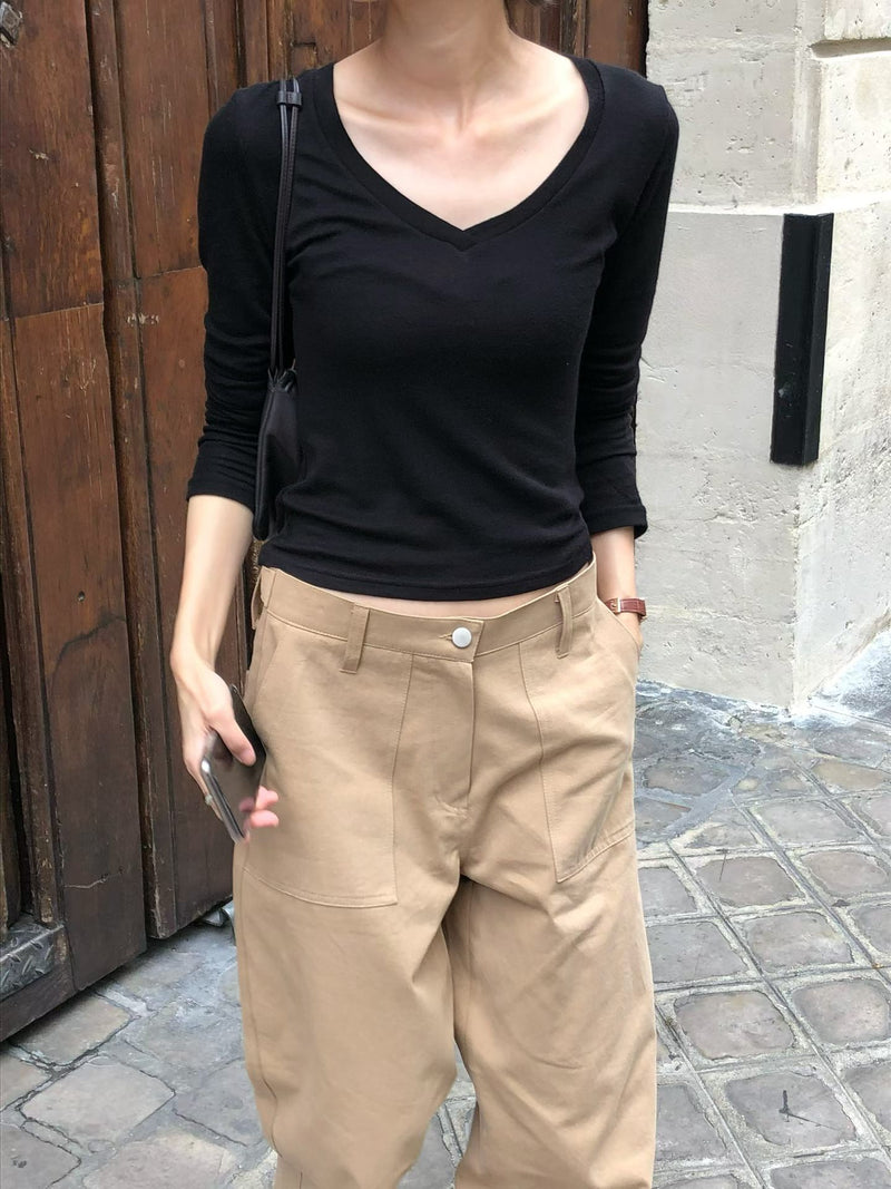 V-neck crop tee