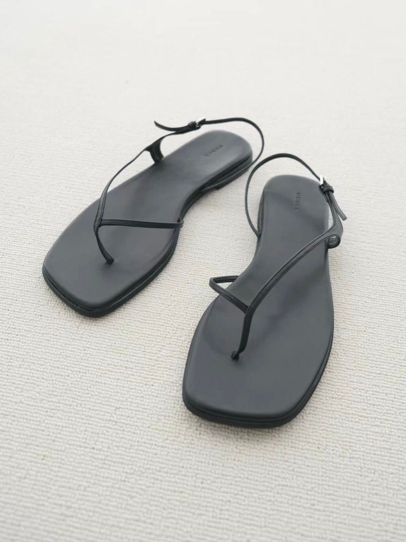 Mono strap sandal