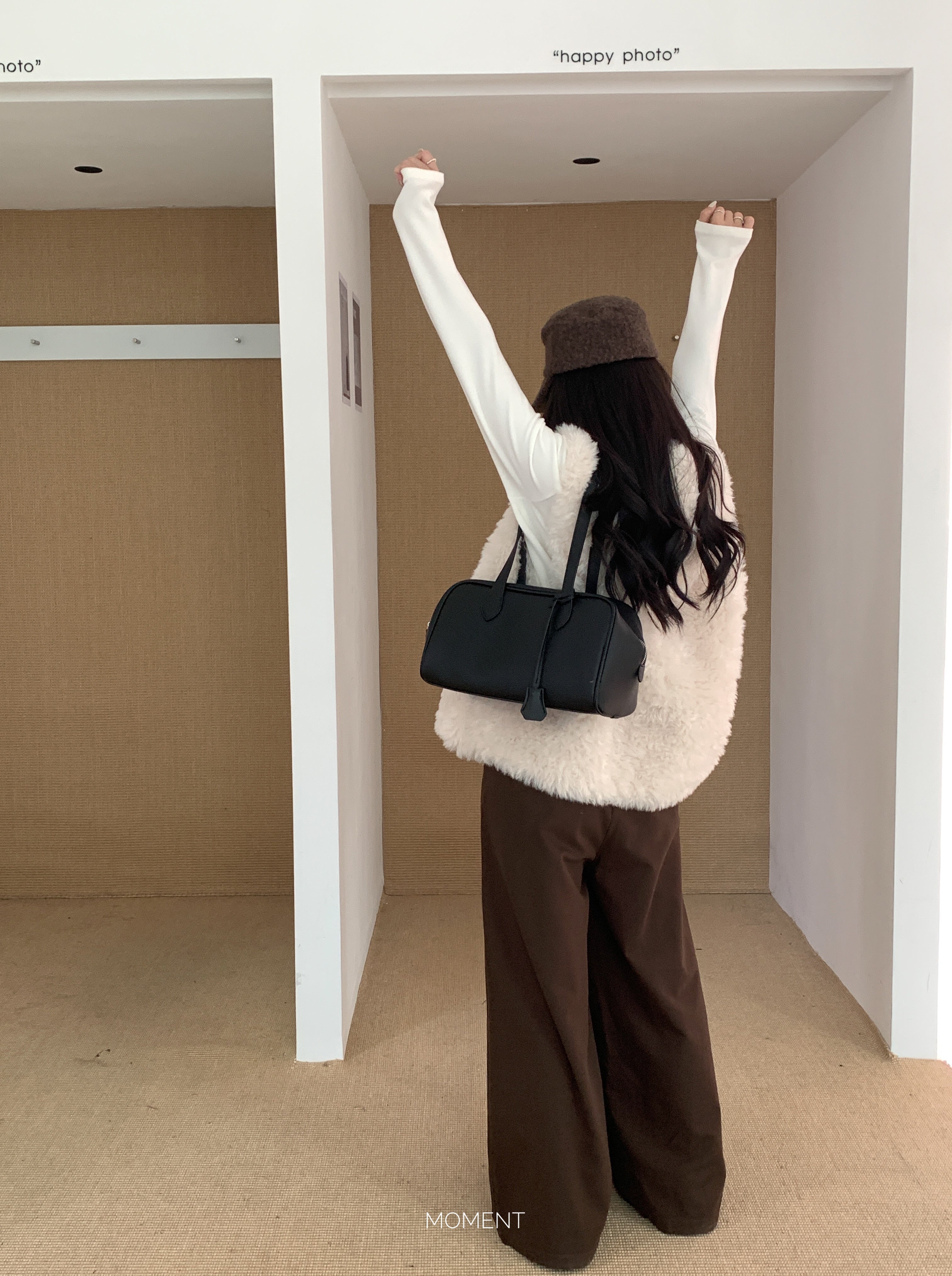 Bow shoulder bag
