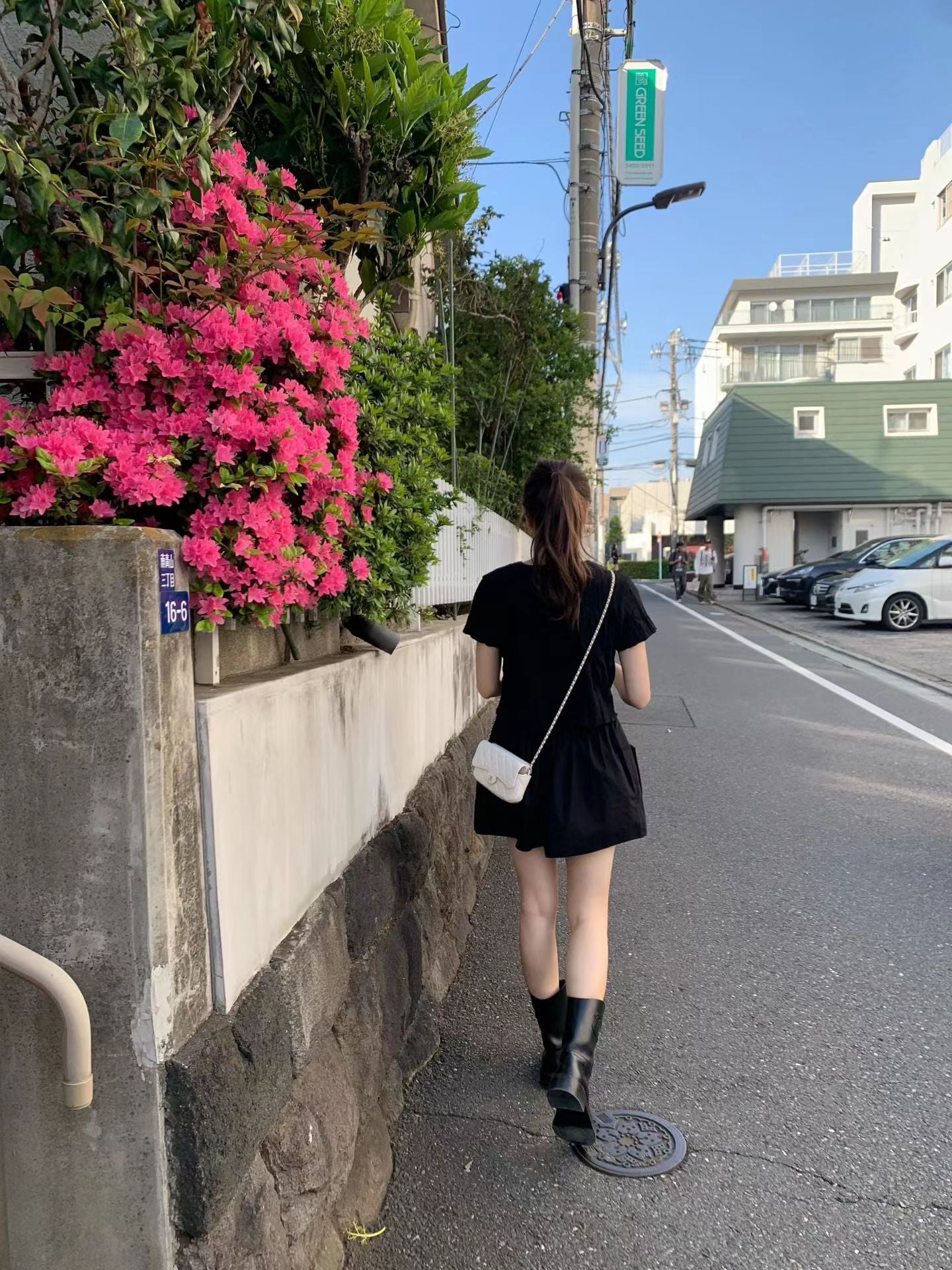 Chloe half tee