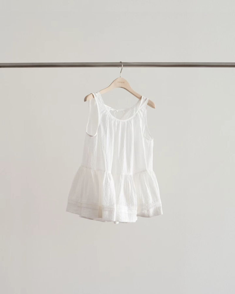 Pure shirring blouse