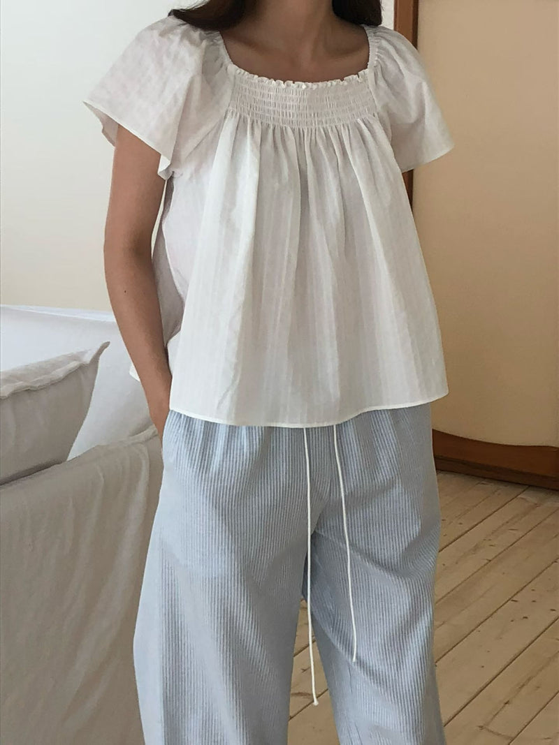 Shell shrring blouse
