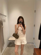 Round pleats sleeveless