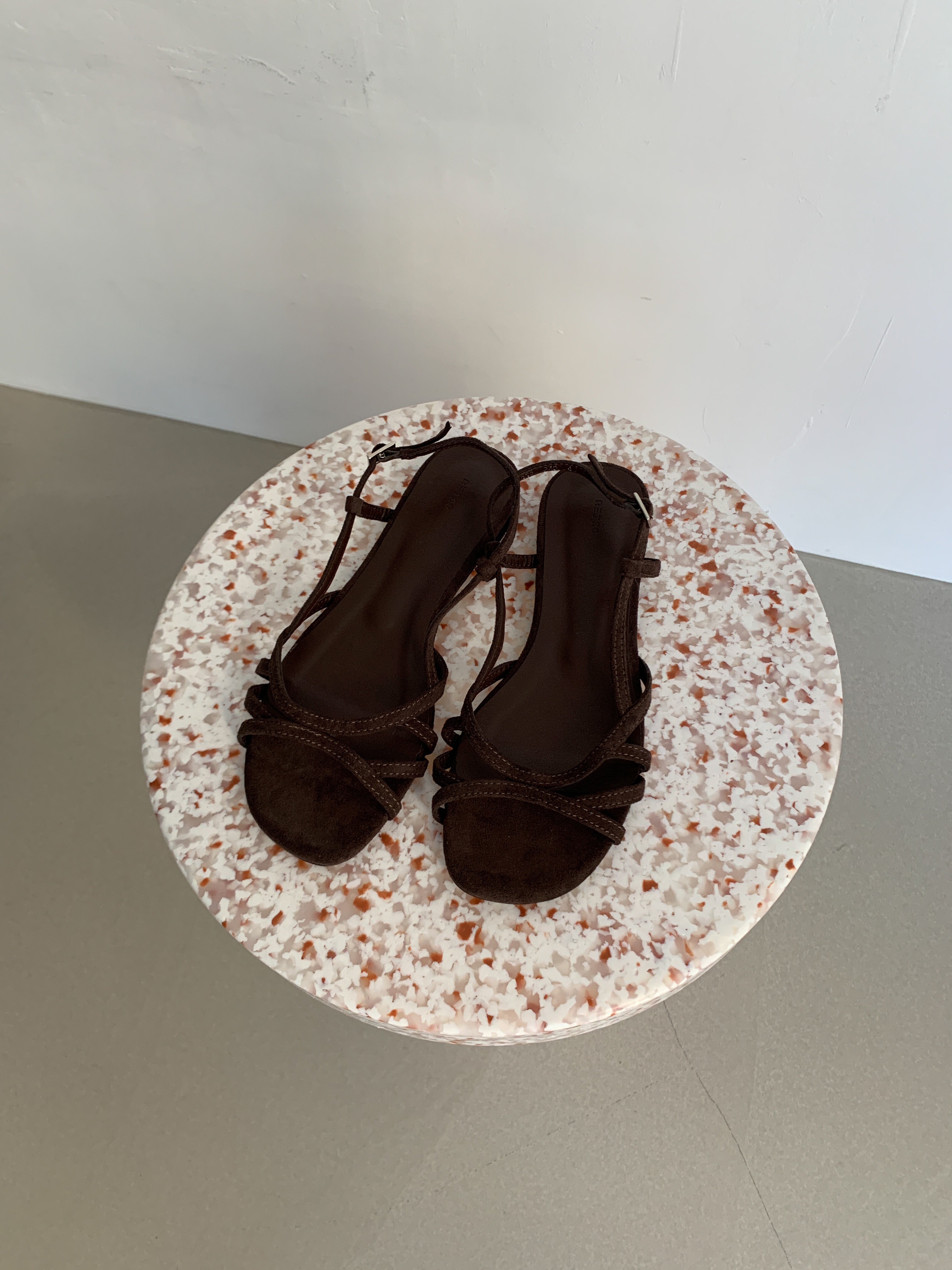 Nuance velvet line sandal