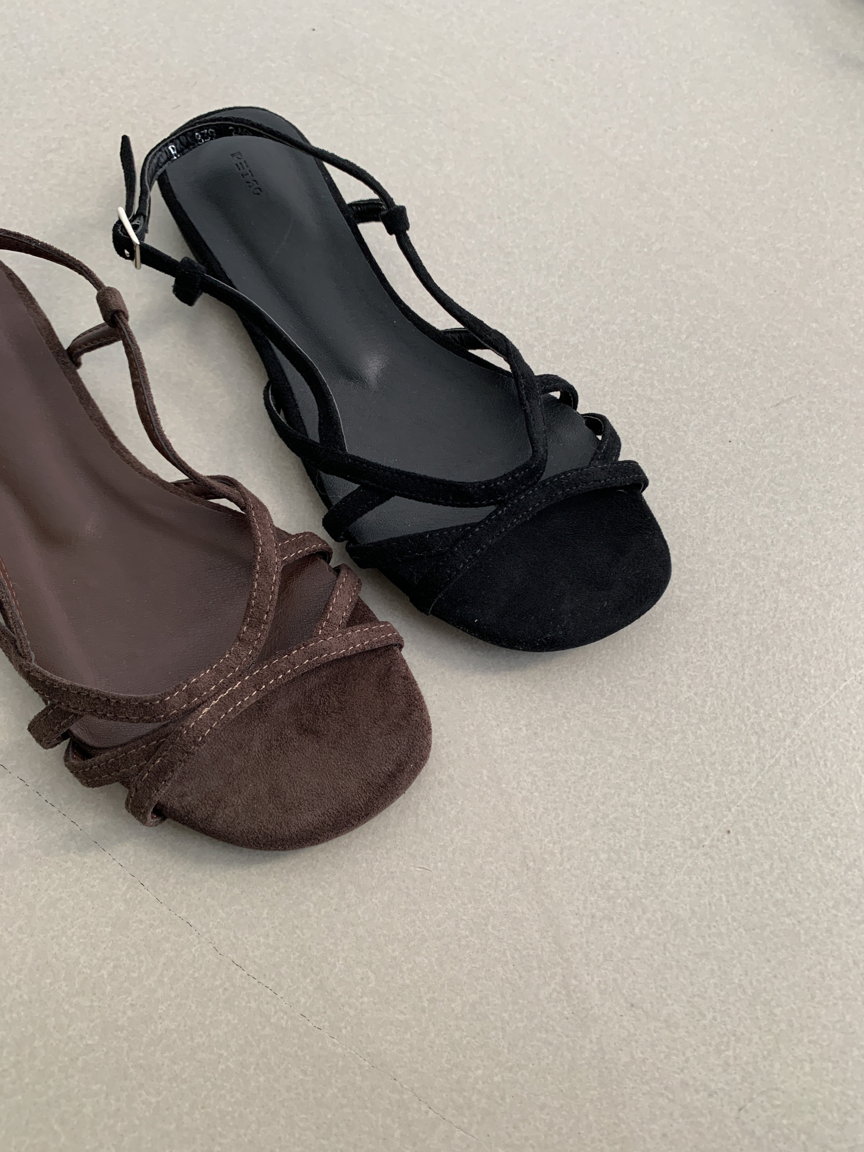 Nuance velvet line sandal