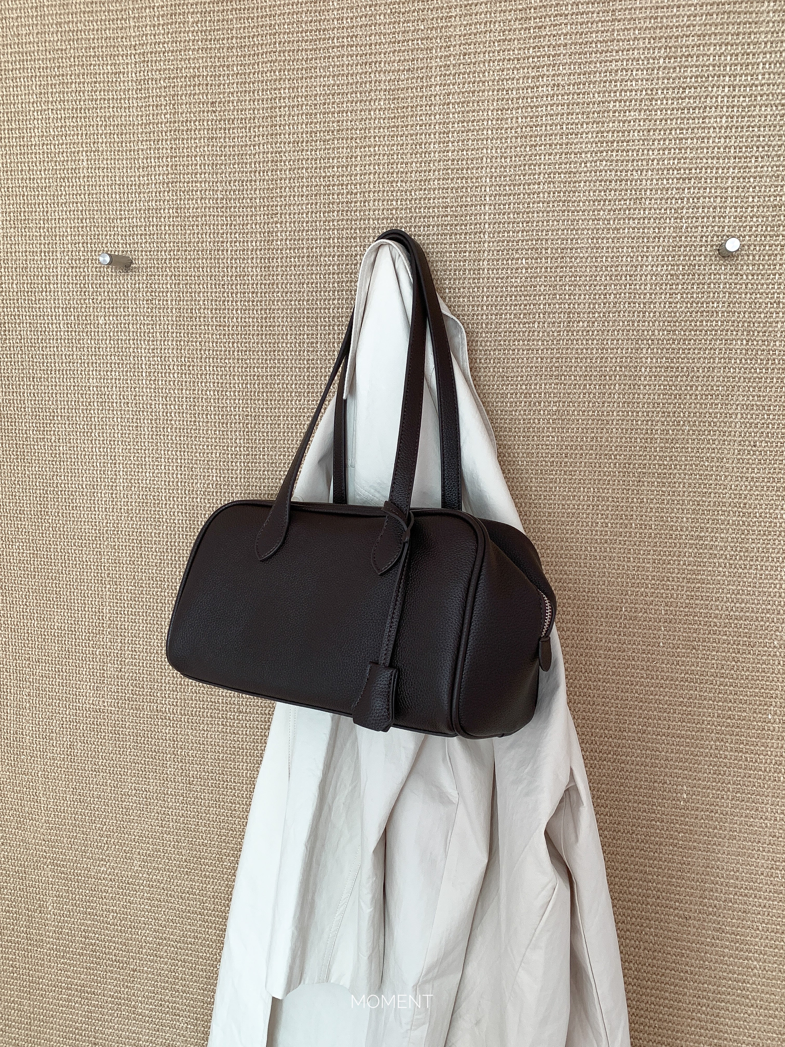 Bow shoulder bag