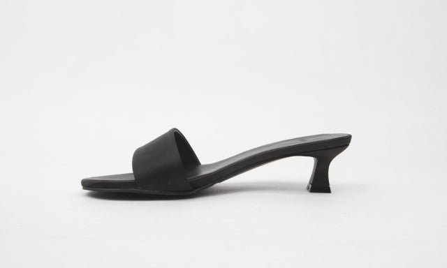 Satin mule