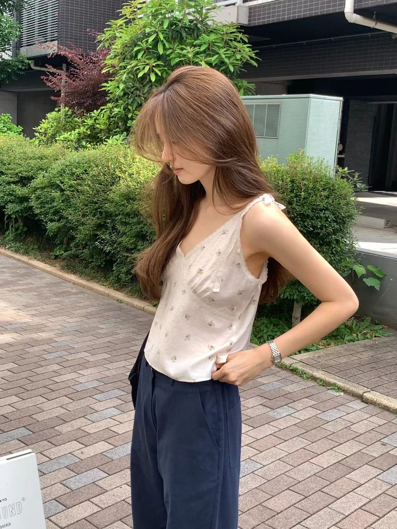 Forming lace blouse