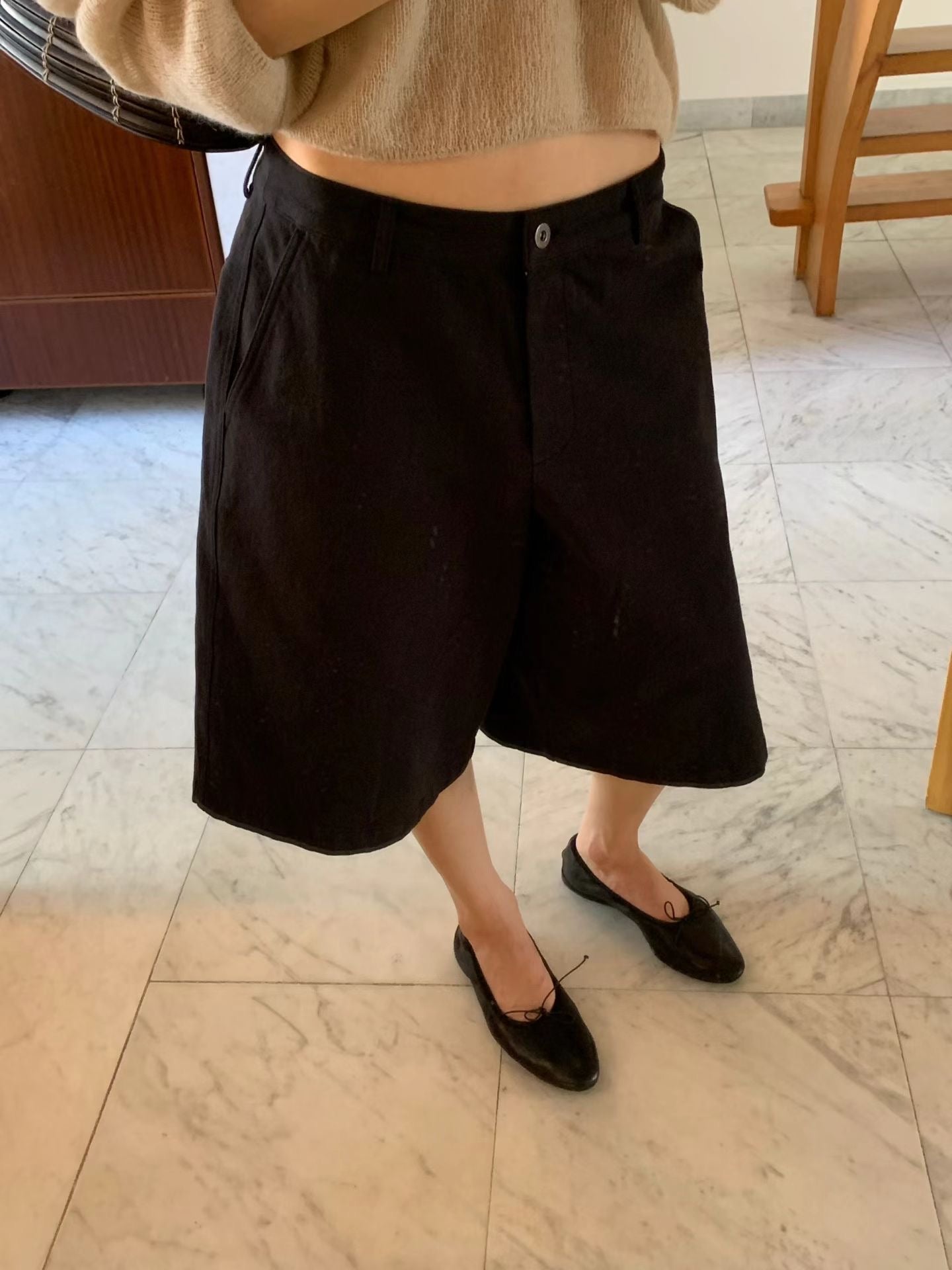 Wide bermuda pants
