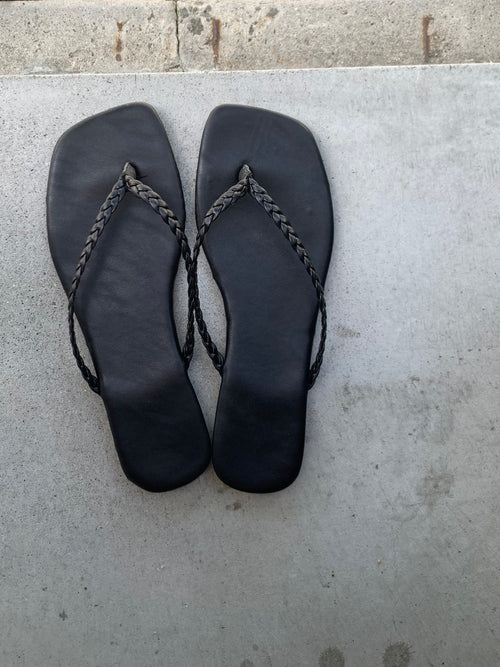 Braid beach sandal