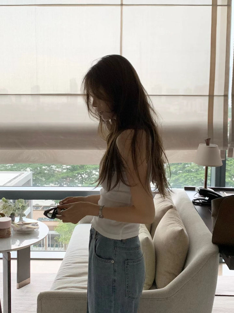 Lady sleeveless tee
