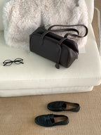 Bow shoulder bag