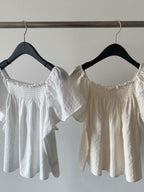 Shell shrring blouse